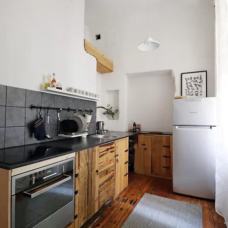 Spacious 3 In Art Nouveau District Appartement *