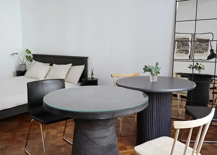 Spacious 3 In Art Nouveau District Апартаменти Рига